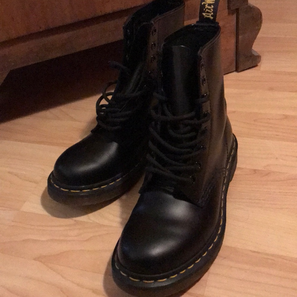 Women’s size 6 Doc Martens